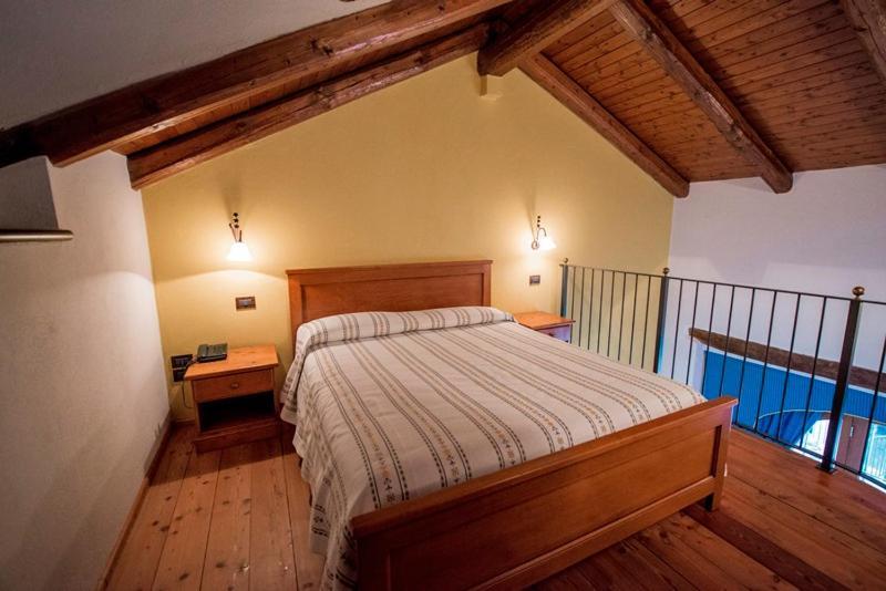 Ristorante Albergo Da Maurizio Cravanzana Exteriör bild