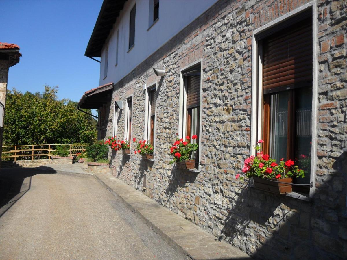 Ristorante Albergo Da Maurizio Cravanzana Exteriör bild